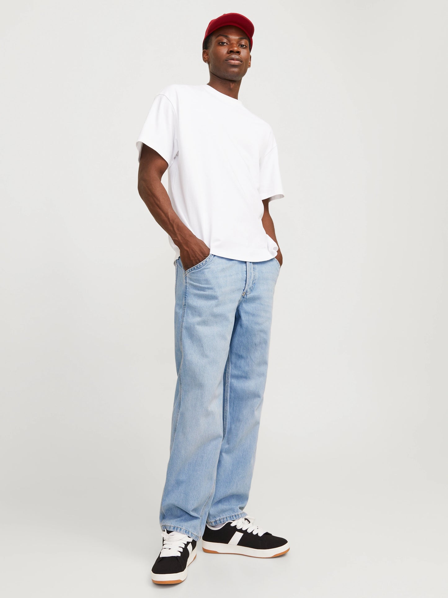 LIGHT BLUE LOOSE FIT JEANS