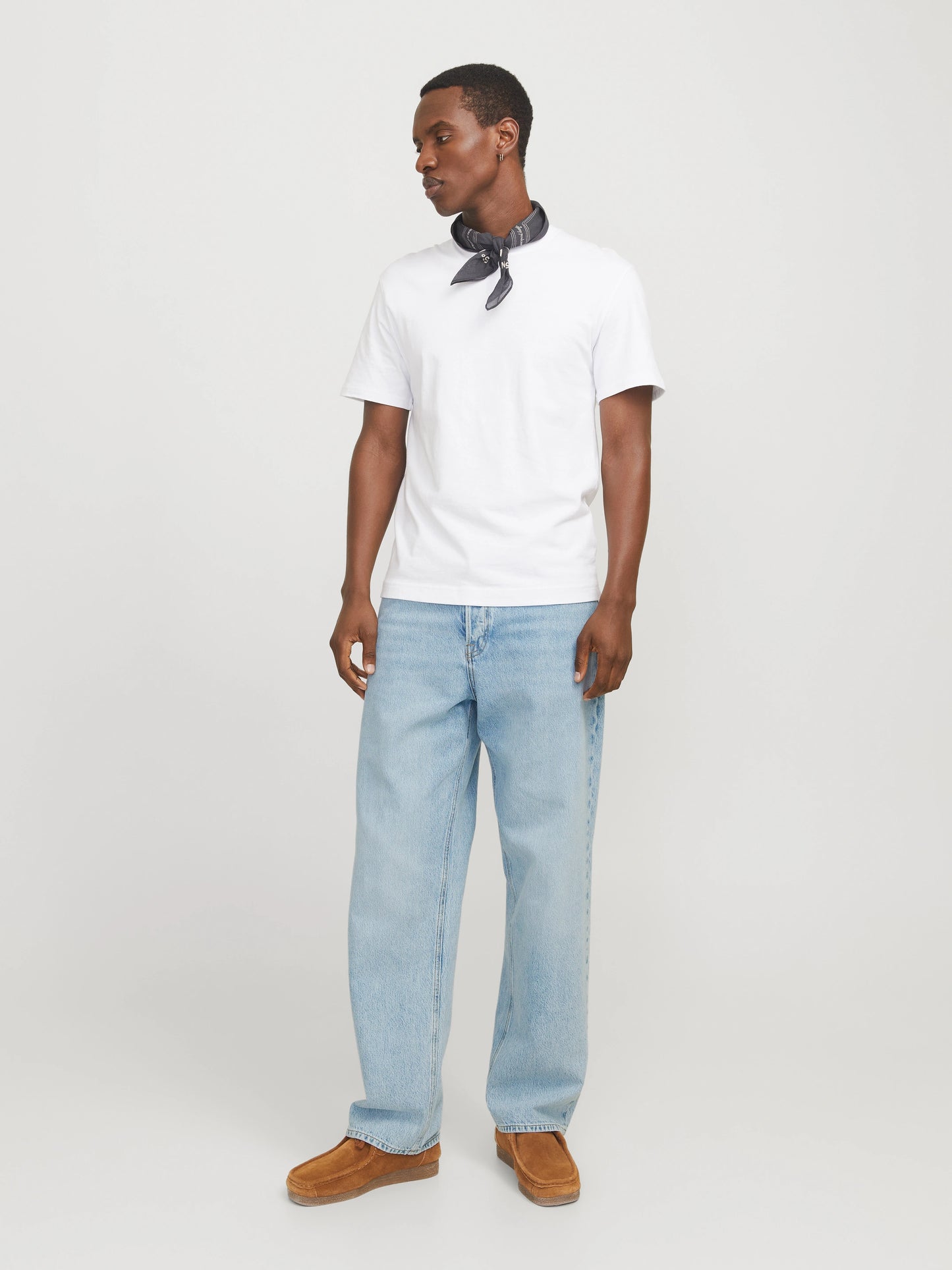 ICE BLUE BAGGY JEANS