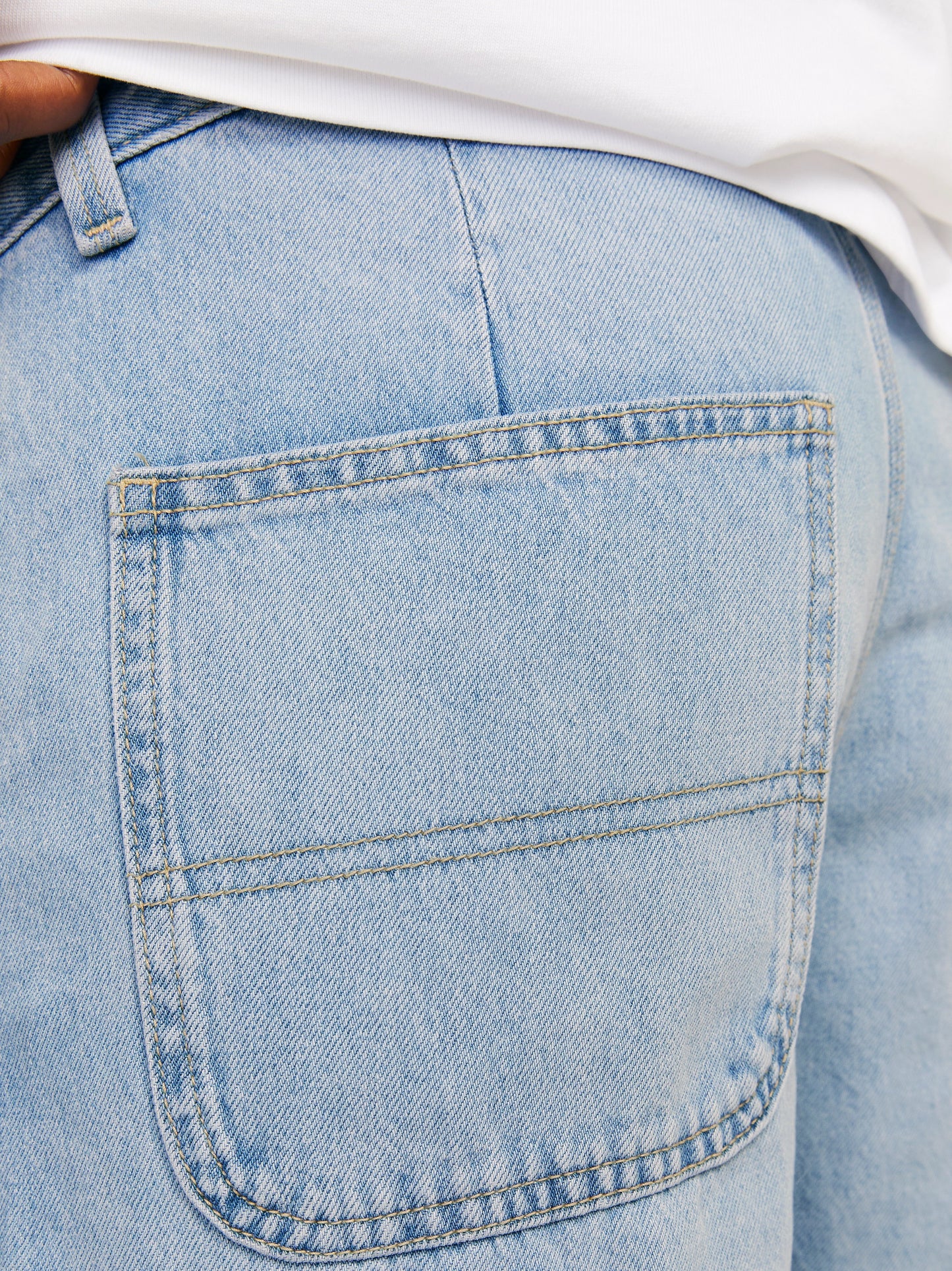 LIGHT BLUE LOOSE FIT JEANS