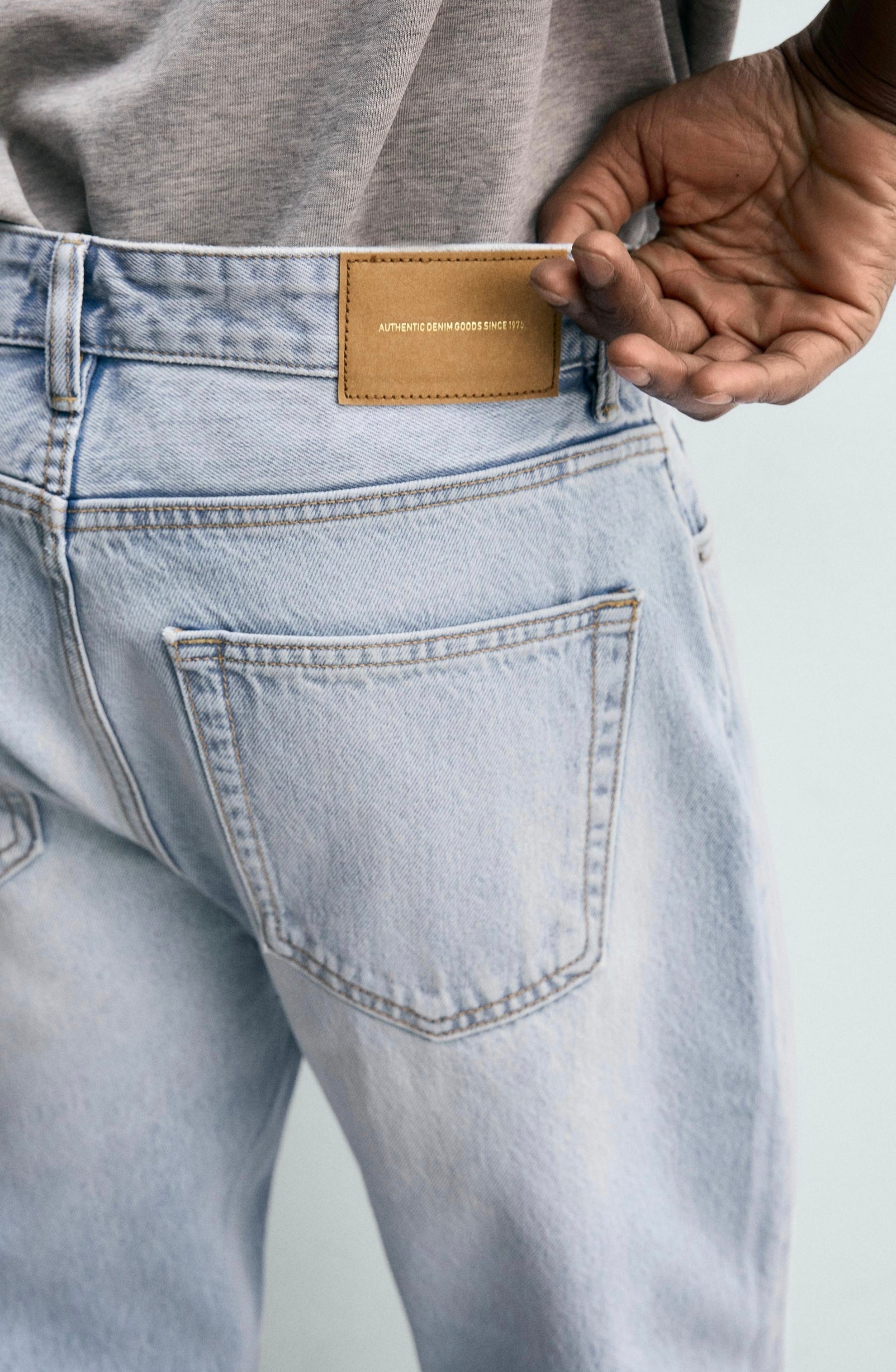 LIGHT BLUE JEANS