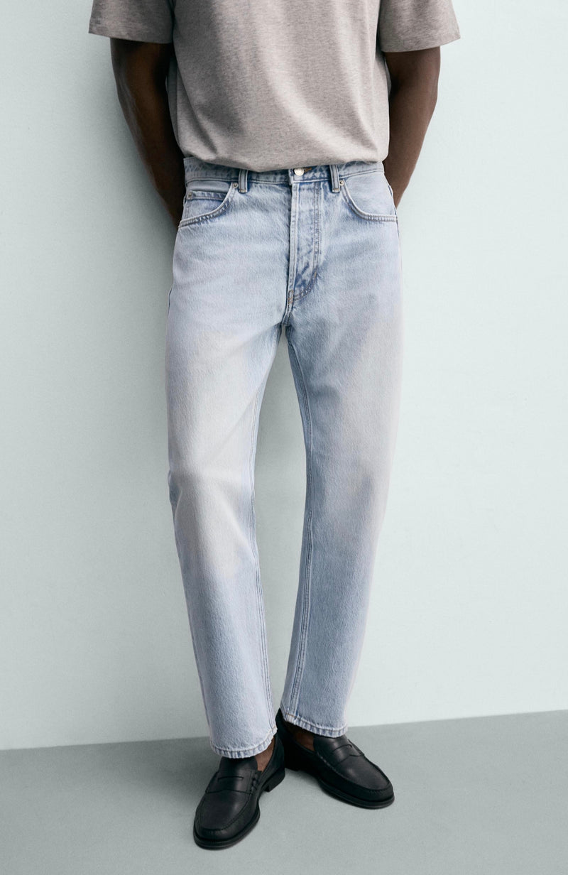 LIGHT BLUE JEANS