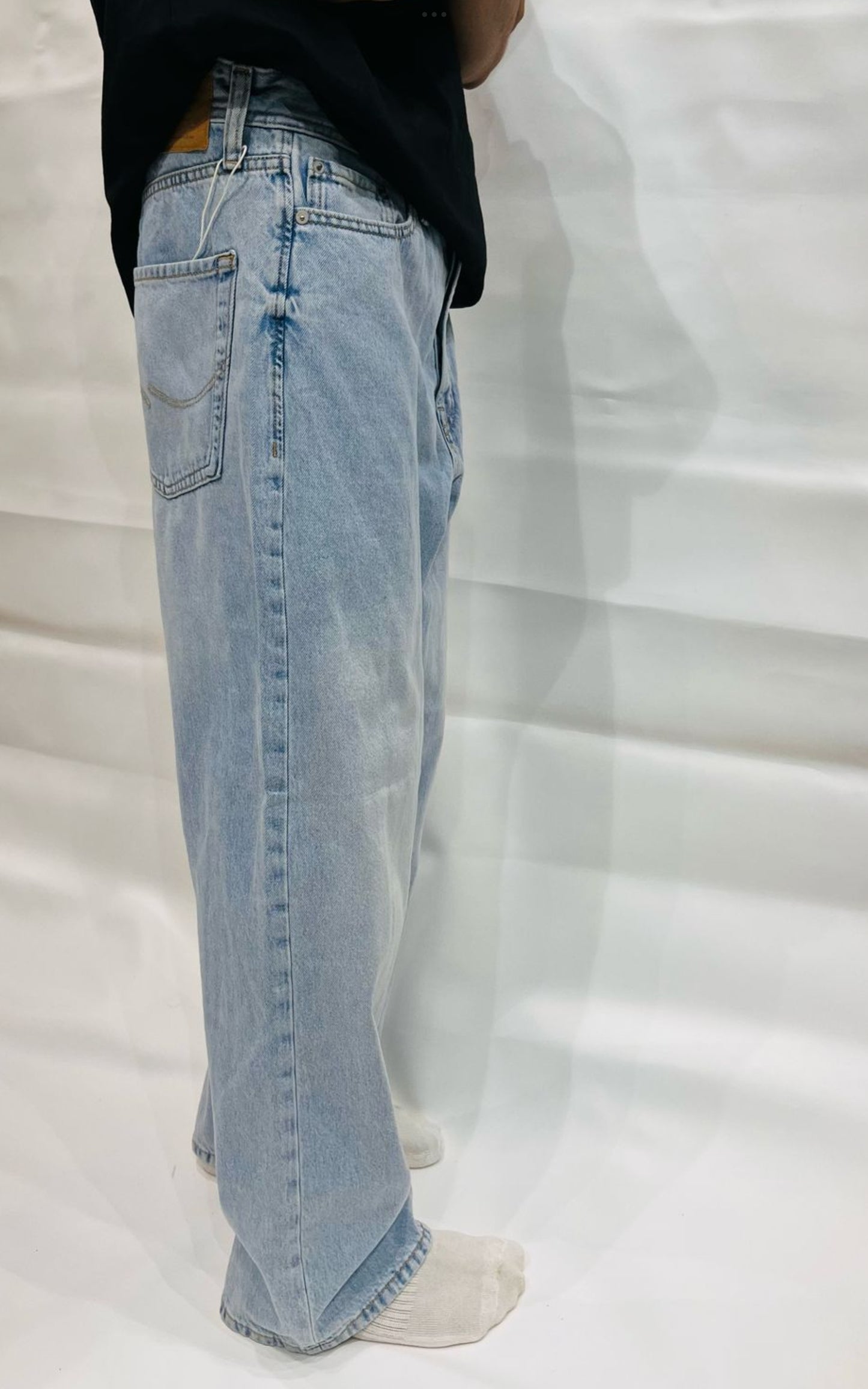 BAGGY FIT LIGHT BLUE JEANS