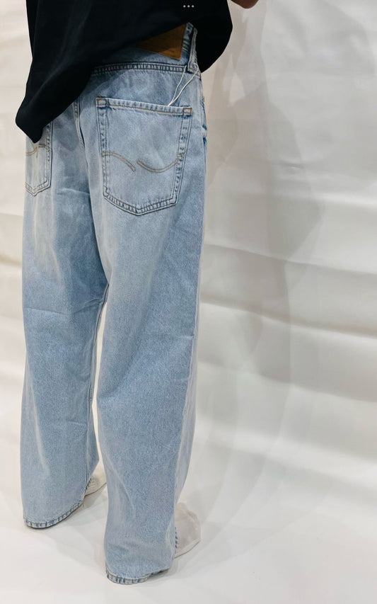 BAGGY FIT LIGHT BLUE JEANS